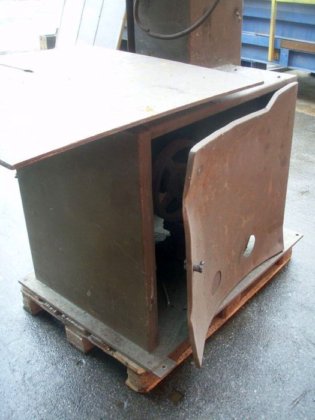 立式金属带锯床，悬臂 610 毫米