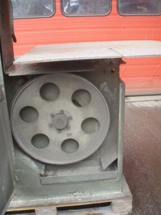 縦型メタルバンドソー、オーバーハング 610 mm