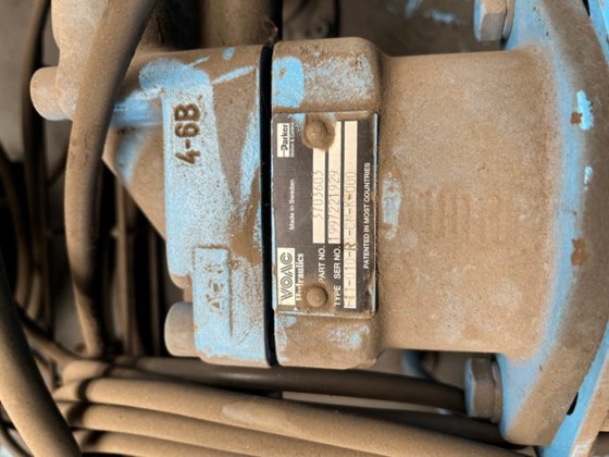 3つのポンプを備えた油圧ユニット