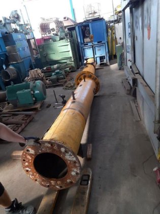 コラム式旋回クレーン 1000kg