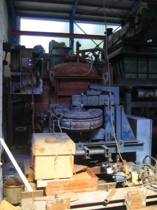1981 勇克 1200 公斤浇注炉