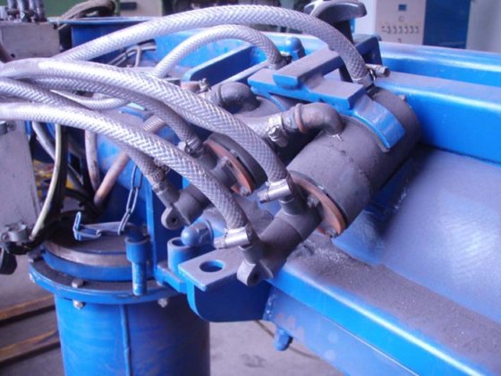 螺旋搅拌机总建筑面积，± 3 - 4 吨/小时