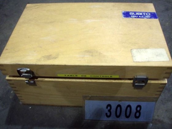 木箱中的测量和控制仪器