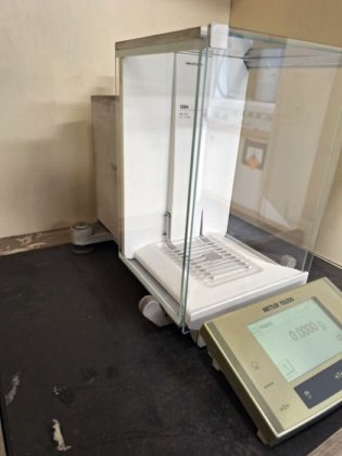 梅特勒-托利多精密秤