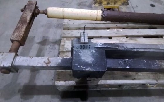 钢包底部浇注装置