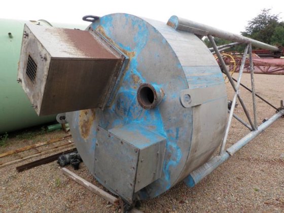 砂仓 ± 5.5 立方米，3 英尺