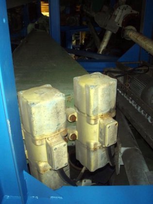 振动输送管，长 4200 毫米，直径 190 毫米