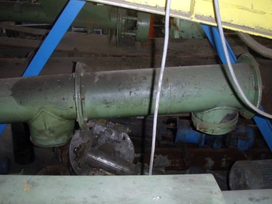 振动输送管，长 4200 毫米，直径 190 毫米