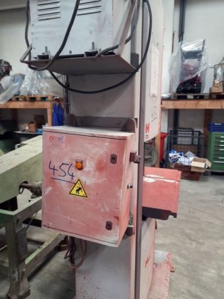 用于木材和铝合金的立式带锯 Guilliet SA