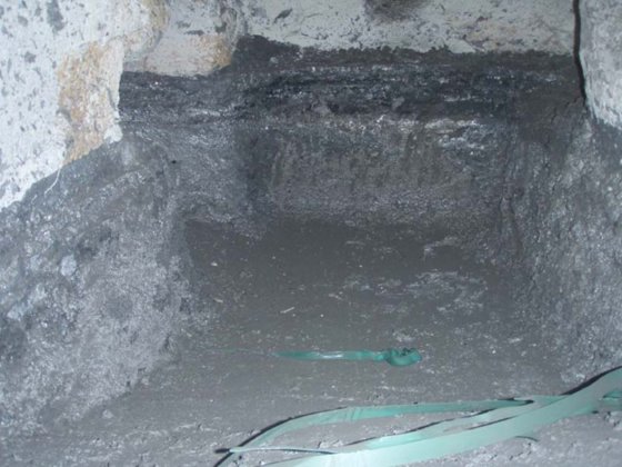 アルミ溶解炉STRIKO、ガス焚き、内容量1000 kg