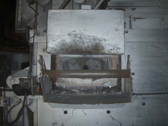 アルミ溶解炉STRIKO、ガス焚き、内容量1000 kg