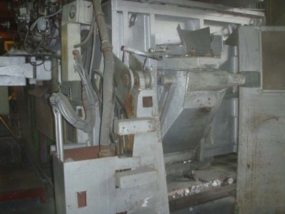 アルミ溶解炉STRIKO、ガス焚き、内容量1000 kg