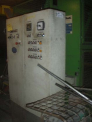 STRIKO 型铝熔炉，燃气加热，容量 1000 公斤