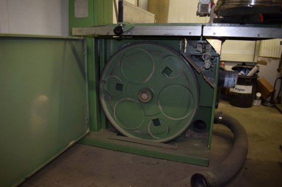 1996 垂直带锯 EUMACOP，工作台 750 x