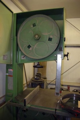 1996 垂直带锯 EUMACOP，工作台 750 x