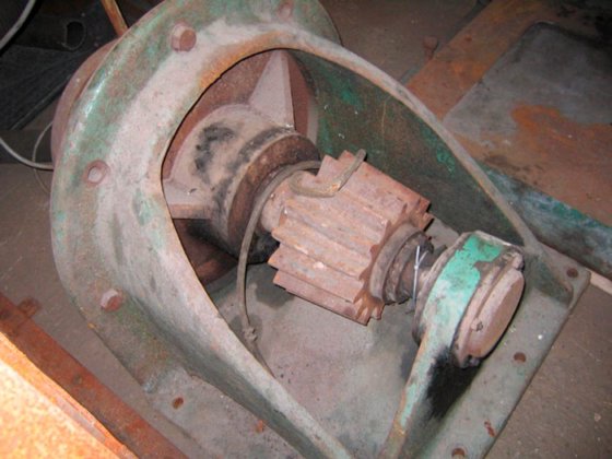 摆动式导流板，直径 2500 毫米