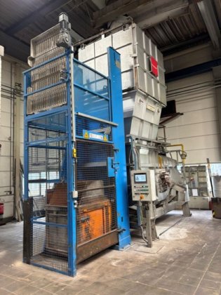 2016 STRIKO 熔化和保温炉，3000 公斤，气体加热