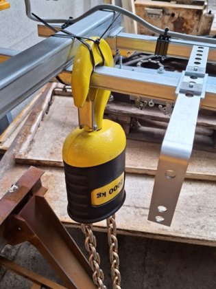 新型悬挂式起重机 2t KONE CRANES; 3825mm