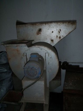 Kleiner Schleiftisch mit Absaugung