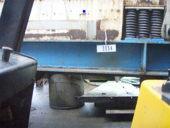 振动输送机，4400 毫米 x 900 毫米，CHAUVIN