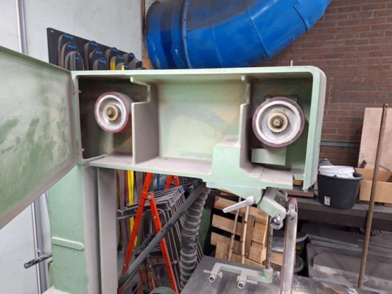 1985 垂直带式砂带机 ZIMMERMANN