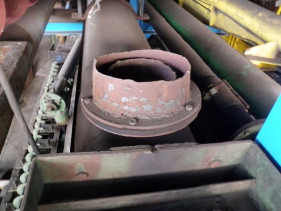 槽式螺旋输送机 6500 毫米，直径 300 毫米