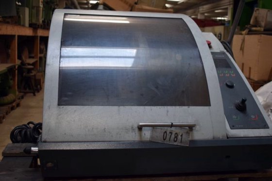 2015 用于测试样品的切割机 STRUERS