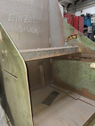 用于 WST14 的带挡板的液压箕斗