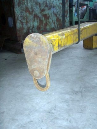 用于安装在天花板下的铰链式回转起重机，± 250 千克，SEPA