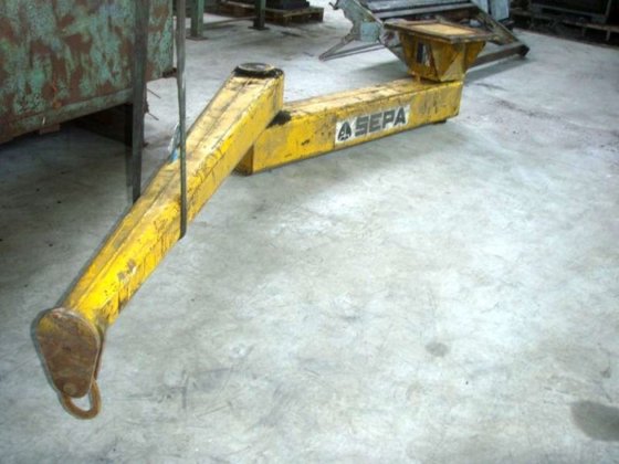 用于安装在天花板下的铰链式回转起重机，± 250 千克，SEPA