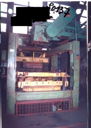 1982 成形機 ハインリッヒ・ワーグナーEFM4、4本柱