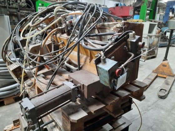 ふらん砂スクリューミキサーIMF 3トン/時間。