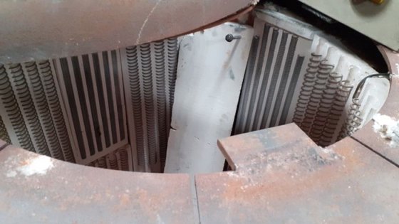 威斯托芬（WESTOFEN）固定式电熔炉和保温炉，350 千克，36 千瓦，用于炼铝