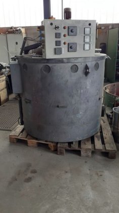 威斯托芬（WESTOFEN）固定式电熔炉和保温炉，350 千克，36 千瓦，用于炼铝