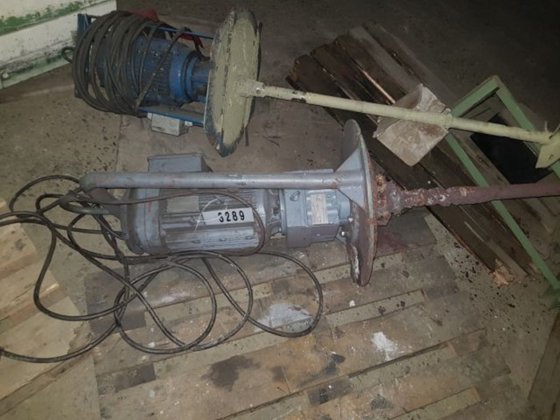 用于悬浮液（涂料）桶的搅拌器