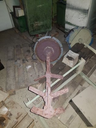 用于悬浮液（涂料）桶的搅拌器