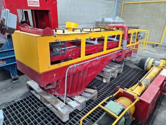 2009 振動テーブルとローラーコンベア付きスクリューミキサー SIDER PROGETTI