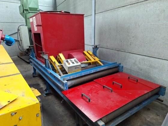 2009 振動テーブルとローラーコンベア付きスクリューミキサー SIDER PROGETTI