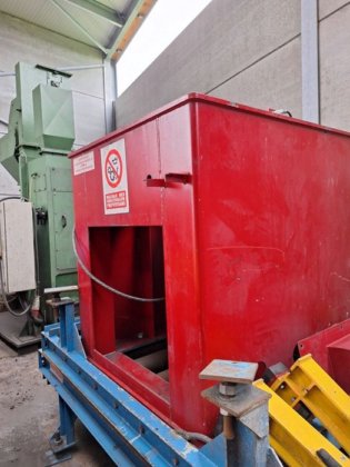 2009 振動テーブルとローラーコンベア付きスクリューミキサー SIDER PROGETTI