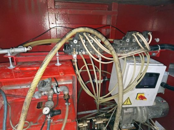 2009 振動テーブルとローラーコンベア付きスクリューミキサー SIDER PROGETTI