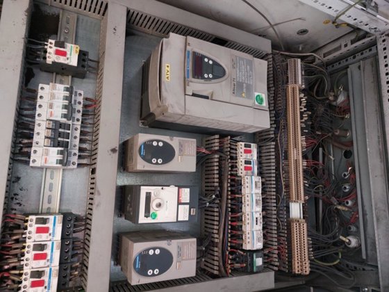 2009 振動テーブルとローラーコンベア付きスクリューミキサー SIDER PROGETTI