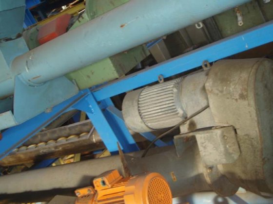 螺旋输送机 HONERT，有效长度 3200，直径 250 毫米