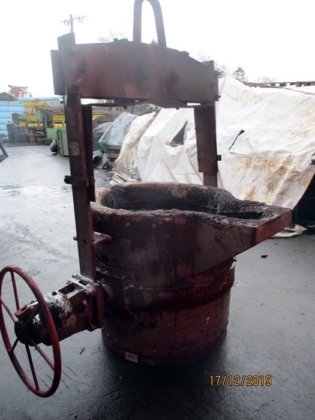 遊星ギアボックス付き注湯レードル ± 2,5 t