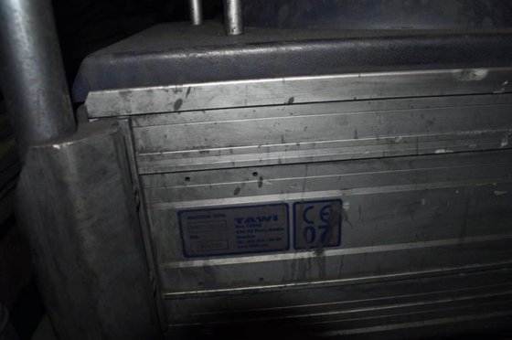 2006 电动升降车 TAWI 120 公斤