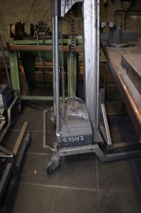 2006 电动升降车 TAWI 120 公斤