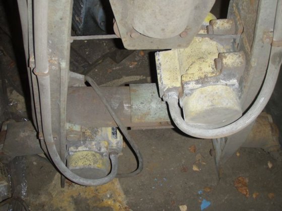 炉と取鍋のライニング用振動機