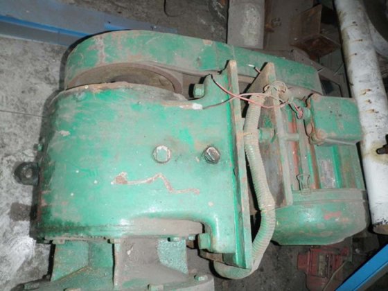 用于抽取料仓的输送螺杆，长度 2700 毫米