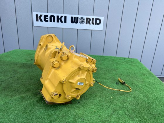 小松主泵：PN DFJ52369；小松主泵