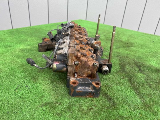 电动阀组（含电磁部件）；控制阀组（含电磁部件）