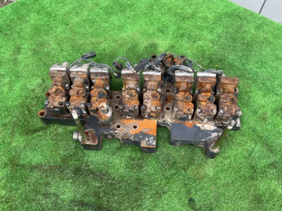 电动阀组（含电磁部件）；控制阀组（含电磁部件）